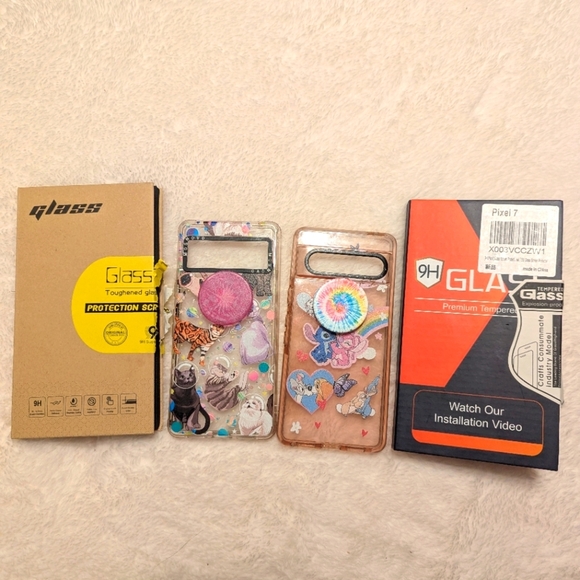 Pixel 7 bundle- cases and screen protectors - Picture 1 of 4